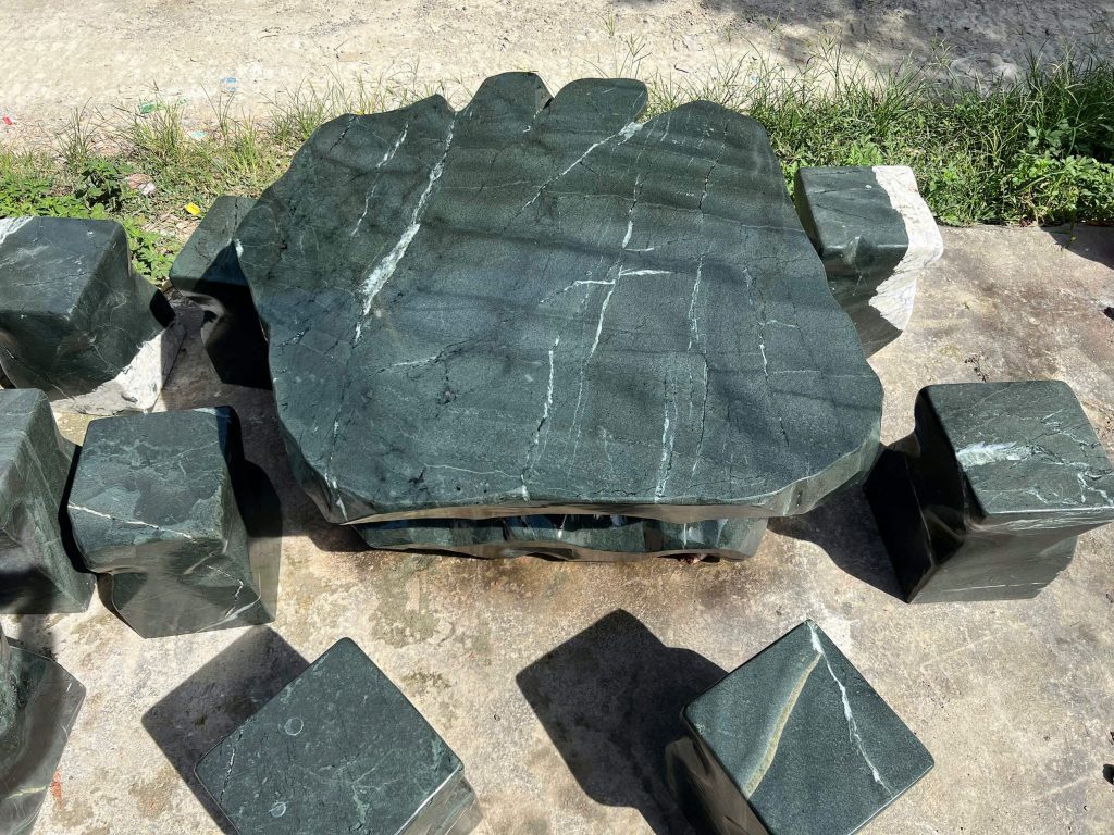 Bàn ghế Đá cẩm thạch xanh tự nhiên nguyên khối